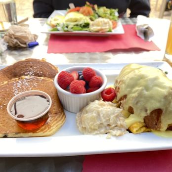 Cafe Laurent - Fancy Brunch - French Near Me - Mar Vista, California
