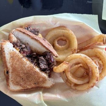 Good Eatz - Brisket grilled cheese sandwich and onion rings - Burgers Near Me - Jersey Village, Texas Good Eatz - Brisket grilled cheese sandwich and onion rings - Burgers Near Me - Jersey Village, Texas