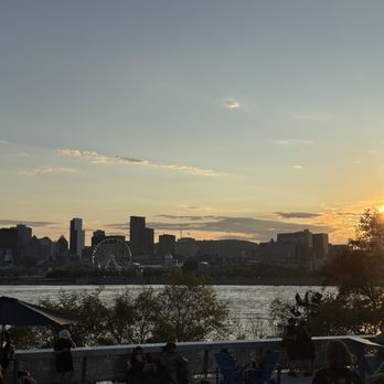 Parc Jean-Drapeau - View of the city at sunset - Parks Near Me Parc Jean-Drapeau - View of the city at sunset - Parks Near Me