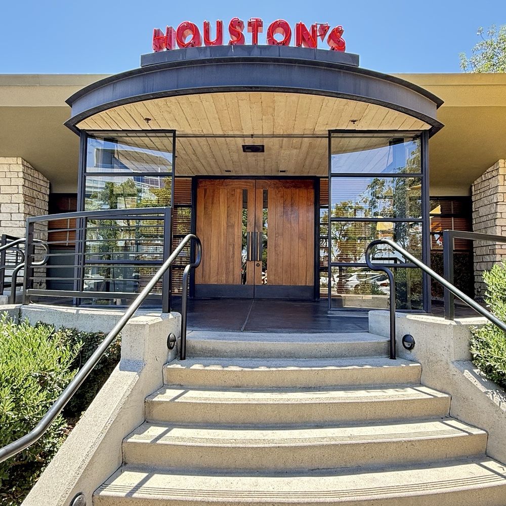 Houston's Restaurant - New American Near Me - Irvine, California