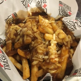 Bloc+ - Scheme poutine - Pubs Near Me - Glasgow, GLG