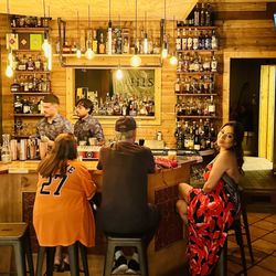 Whiskey Palm - Bar area