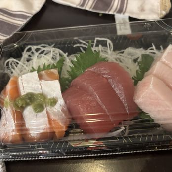 DOJO SUSHI - Salmon Sake, Tuna and Yellow Tail Sashimi - Sushi Bars Near Me - Las Vegas, Nevada DOJO SUSHI - Salmon Sake, Tuna and Yellow Tail Sashimi - Sushi Bars Near Me - Las Vegas, Nevada