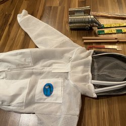 Plan Bee - Some of the gear I picked up today. All good quality! Especially the jacket. Ell be nice to have a vented bee suit