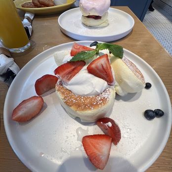Flipper’s - Fresh Fruit Pancake - Pancakes Near Me - New York, New York Flipper’s - Fresh Fruit Pancake - Pancakes Near Me - New York, New York