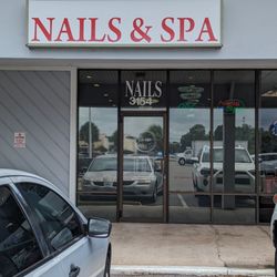 Vivian Nails & Spa - Entrance