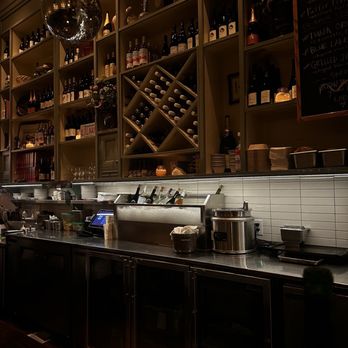 Found Oyster - Interior - Seafood Near Me - Los Angeles, California