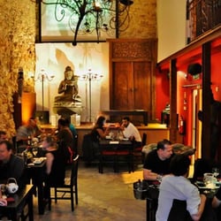 Kuta - Bar - Comunidade Yelp,recomendo o TAKUMI Sushi Lounge, e nao sei porque nao está na relaçao de restaurante do site. O preço é justo!