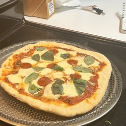 Dave's Pizza Garage - Pizza