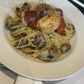 La Famiglia - Lobster and clams linguini. - Italian Near Me - Reno, Nevada La Famiglia - Lobster and clams linguini. - Italian Near Me - Reno, Nevada