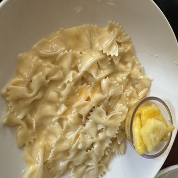 Bahama Breeze - Bow-Tie Mac 'n Cheese - Bars Near Me - Tukwila, Washington