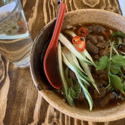Mama Lan - Beef noodle soup
