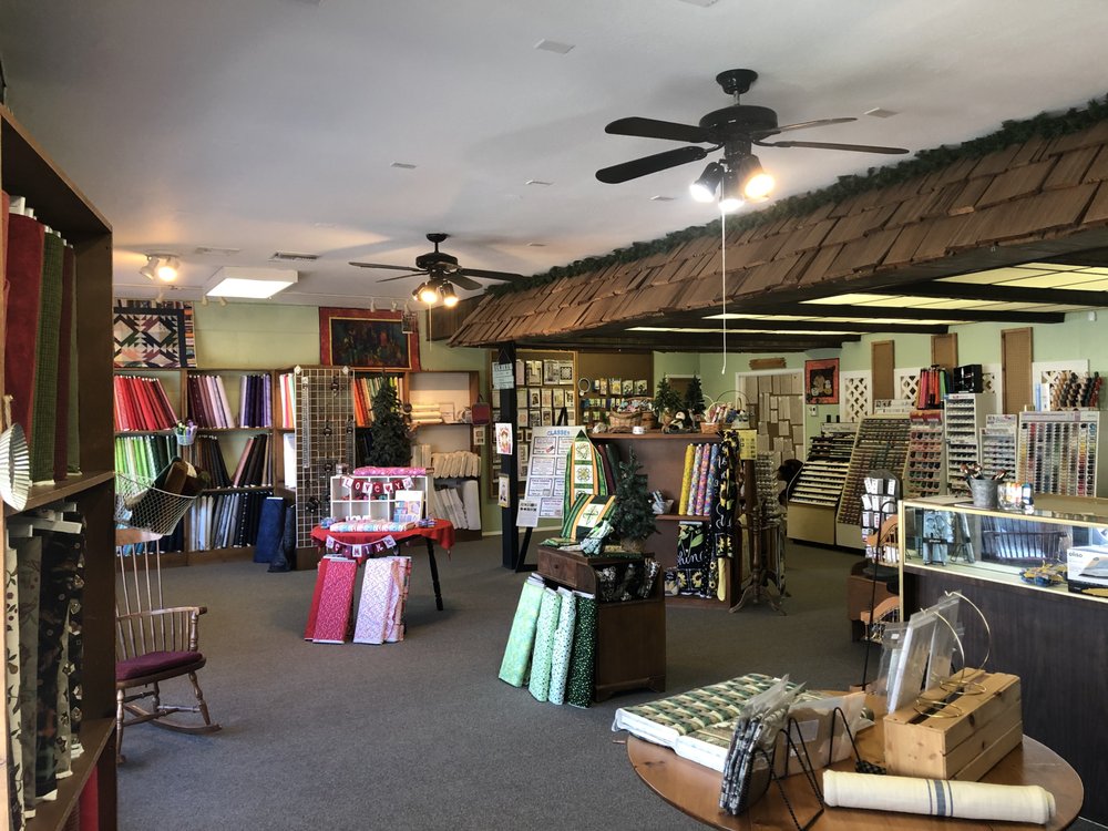 BEAR PAW QUILTS & MORE Updated October 2024 40761 Hwy 41, Oakhurst