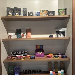 Farkas Farms - Displays inside the store