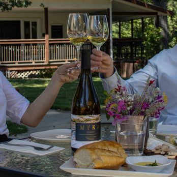 Myka Estates - Wine Tasting Room Near Me - Placerville, California