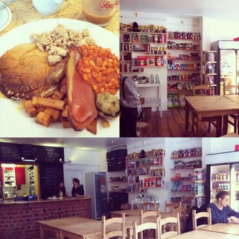 Black Cat - cooked breakfast- bacon, pancakes and syrup, beans, cashew cheese stuffed mushroom, tofu scramble, sausage, garlic herb potato - Vegan Near Me - London, XGL