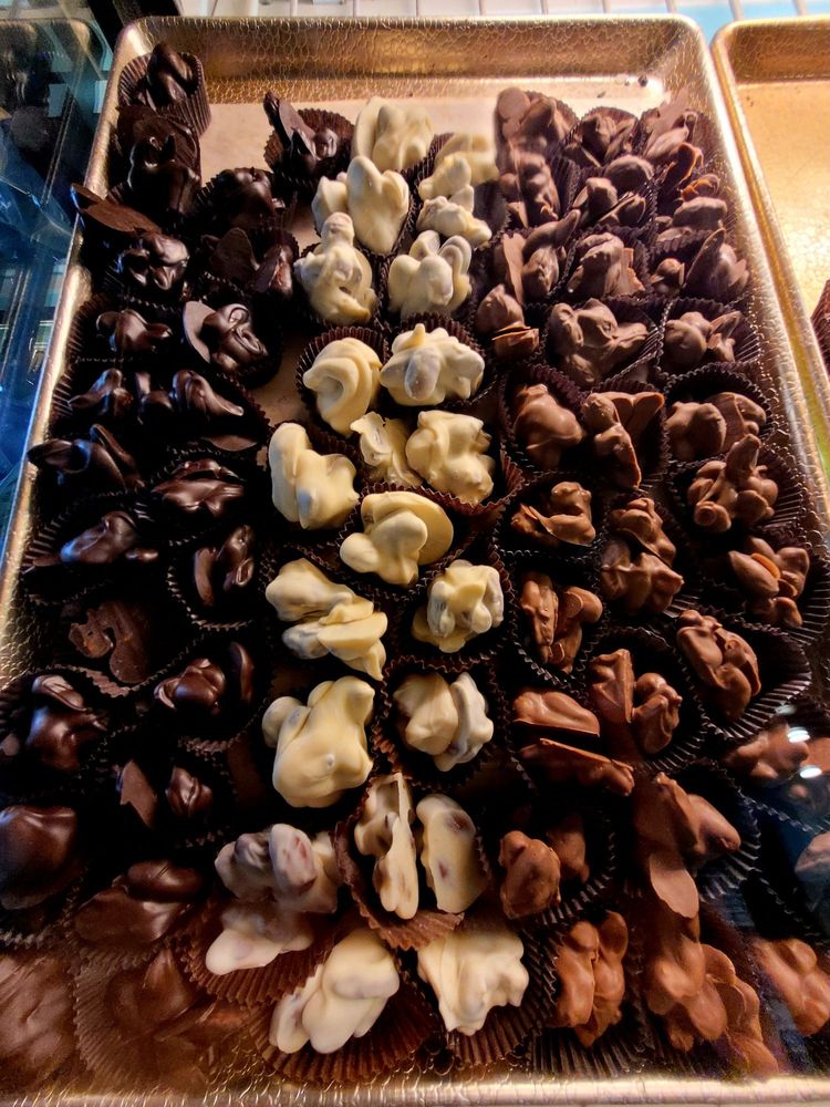 VILLAGE CANDY KITCHEN Updated September 2024 119 Photos & 68