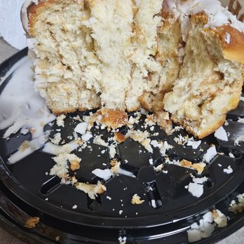 Heaven On Earth - Giant cinnamon roll - Bakeries Near Me - Azalea, Oregon Heaven On Earth - Giant cinnamon roll - Bakeries Near Me - Azalea, Oregon