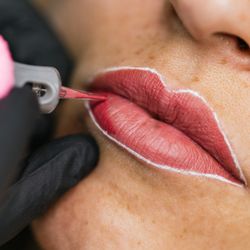 Living Pure Naturals - Permanent Lip Blushing by Living Pure Naturals - Yvonne Hubrich
