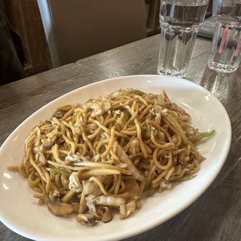 Unit Su Vege - 04. Veggie Lo Mein - Vegetarian Near Me - Philadelphia, Pennsylvania Unit Su Vege - 04. Veggie Lo Mein - Vegetarian Near Me - Philadelphia, Pennsylvania