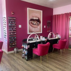Pinkies Beauty Bar