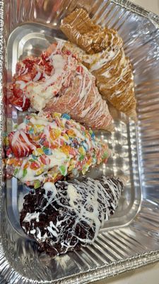 Birthday order of cheesecake cones & cupcakes - This was a quick order for a birthday this past weekend. We have our cheesecake cones; biscoff, strawberry crunch, fruity pebble and Oreo. Then we have cupcakes featuring biscoff, strawberry crunch and Oreo
Check us out on Instagram @temptingtasteplates there you can see more items as well as inquire all contact info is listed Birthday order of cheesecake cones & cupcakes - This was a quick order for a birthday this past weekend. We have our cheesecake cones; biscoff, strawberry crunch, fruity pebble and Oreo. Then we have cupcakes featuring biscoff, strawberry crunch and Oreo
Check us out on Instagram @temptingtasteplates there you can see more items as well as inquire all contact info is listed