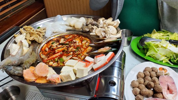 Lẩu Hải Sản by null