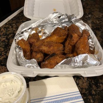 Ciccero's Pizza - 10 piece Hot Wings - Pizza Near Me - Los Angeles, California Ciccero's Pizza - 10 piece Hot Wings - Pizza Near Me - Los Angeles, California