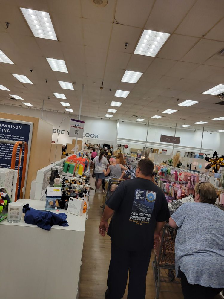 HOMEGOODS Updated August 2024 2200 Nesconset Hwy, Stony Brook, New