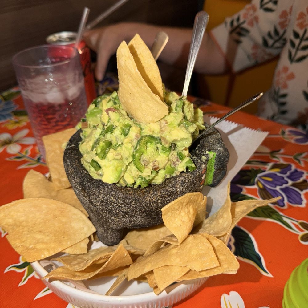 Mexico 1810 - Guacamole and Chips - Mexican Near Me - Miami, Florida Mexico 1810 - Guacamole and Chips - Mexican Near Me - Miami, Florida