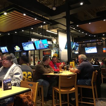 Buffalo Wild Wings - Very big sitting area - Chicken Wings Near Me - Middletown, Ohio