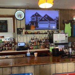 Bobs Bar - Come watch your favorite sports game on our 80" Tv, or one of the other 5 big screens
