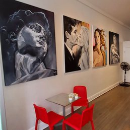 Beautiful art, to complement the clean shop. Beautiful art, to complement the clean shop.