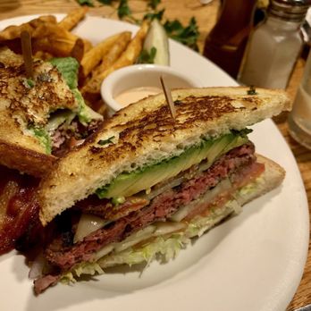 The Kettle - Fresh Market Burger (med rare) - Diners Near Me - Manhattan Beach, California