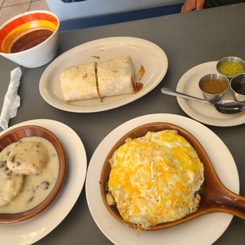 Charly’s Kitchen Express - Breakfast & Brunch Near Me - Victorville, California
