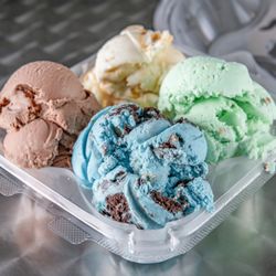Flying Dollys - Ice Cream Flight. Pick your flavors and enjoy!