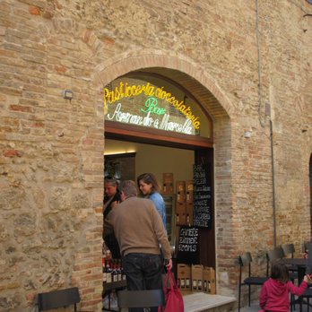 Armando e Marcella - busy place - Chocolatiers & Shops Near Me - San Gimignano, SI