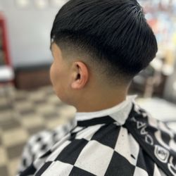 Joe's Barber Shop - Mid skin fade kind of day 