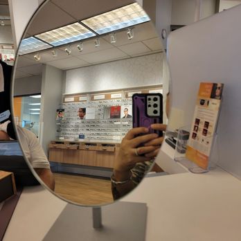 LensCrafters - Waiting for service - Eyewear & Opticians Near Me - Burbank, California