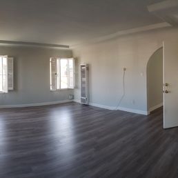 an empty living room an empty living room
