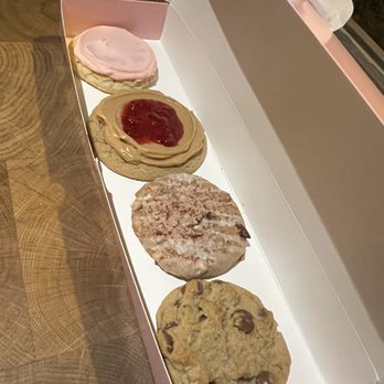 Crumbl - San Clemente - Desserts Near Me - San Clemente, California