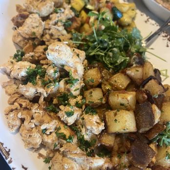 Meddys - Chicken plate - Mediterranean Near Me - Salina, Kansas