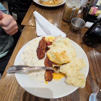 Another Broken Egg Cafe - American Near Me - Columbus, Ohio