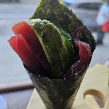 Rosella - spicy tuna hand roll - Sushi Bars Near Me - New York, New York