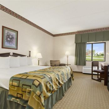 Baymont by Wyndham Corbin - Standard One King Bed Room - Hotels Near Me - Corbin, Kentucky Baymont by Wyndham Corbin - Standard One King Bed Room - Hotels Near Me - Corbin, Kentucky