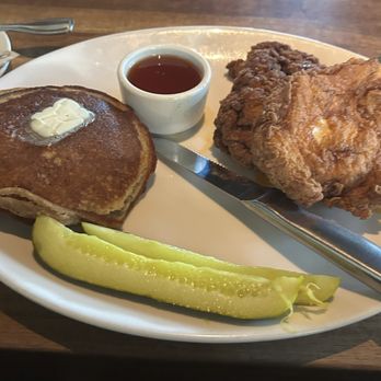 Yard House - Nashville Hot Chicken & Pancakes - Vegetarian Near Me - Gaithersburg, Maryland Yard House - Nashville Hot Chicken & Pancakes - Vegetarian Near Me - Gaithersburg, Maryland