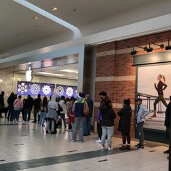 Apple Tacoma Mall - Black Friday 2022