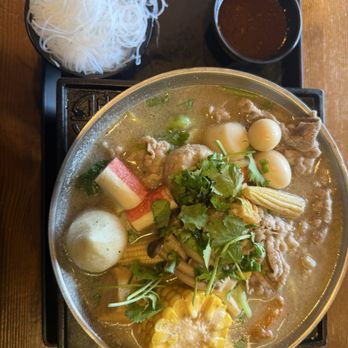 Green Shaker by Ten Ren - Joy Pot Beef with vermicelli - Bubble Tea Near Me - Eastvale, California Green Shaker by Ten Ren - Joy Pot Beef with vermicelli - Bubble Tea Near Me - Eastvale, California