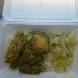 Nearly $10 curry chicken lunch special with such little bit of food inside, this is SO TERRIBLE!