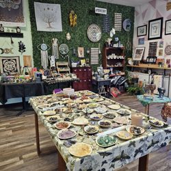 La Lune Metaphysical Shop